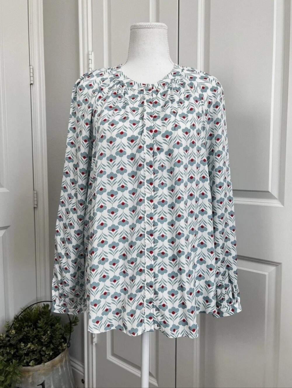 Boden Women’s White Blue Red Floral Long Sleeve Button-up Blouse Top Size 12R